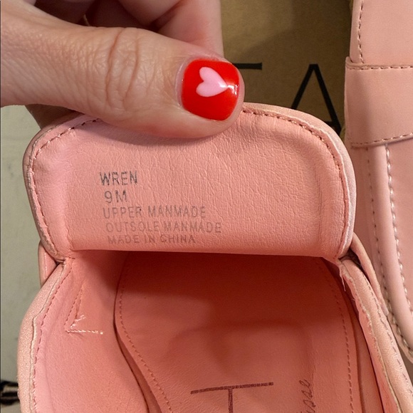 Beach by Matisse Women's Pink Platform Mules - Picture 7 of 7